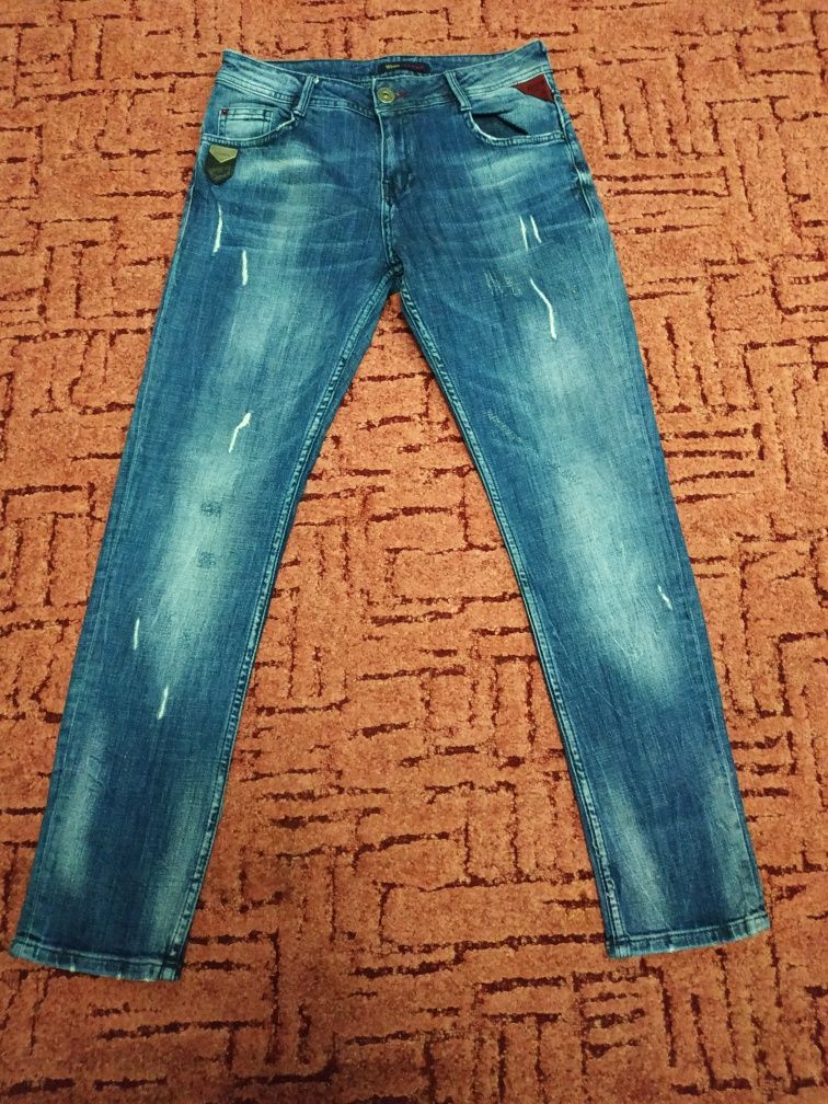 Продаются женские джинсы 27, 28 и 29 размера Разгружаю шкаф