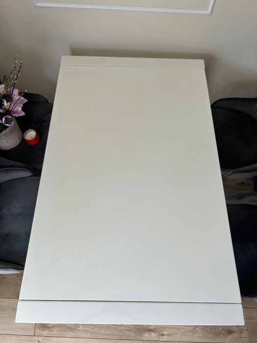 Stół biały rozkładany