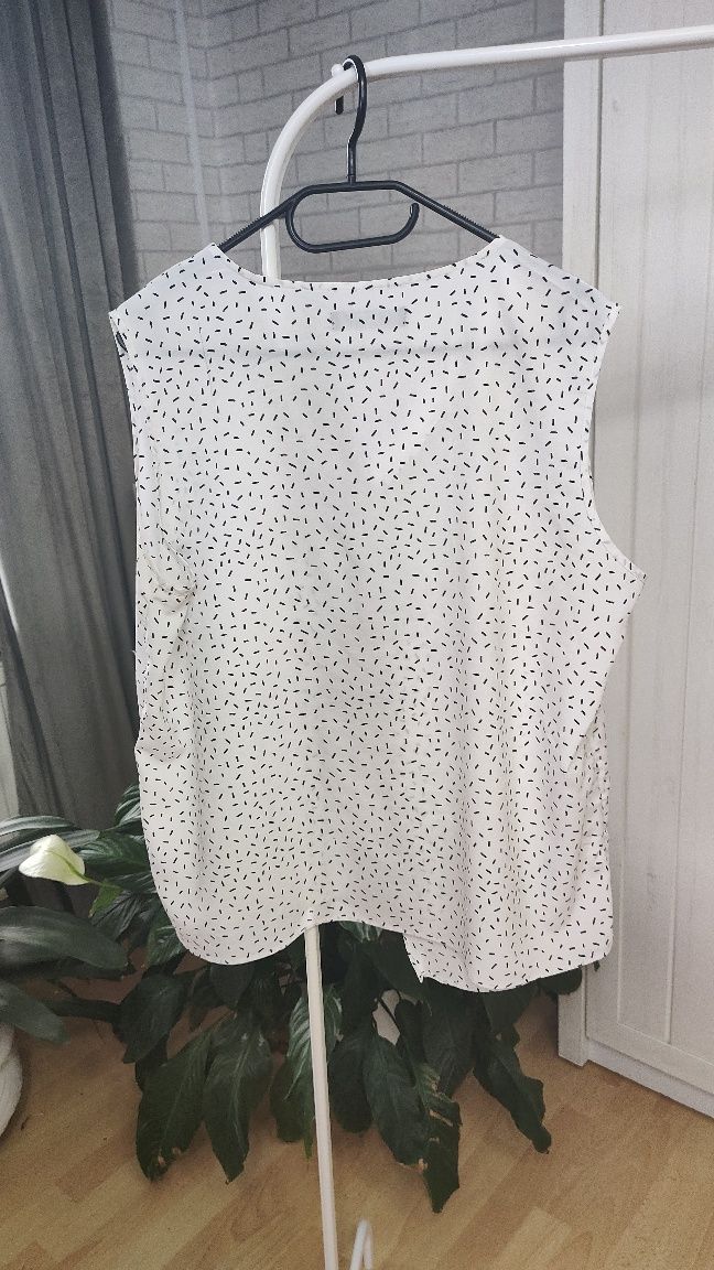 Piękna elegancka bluzka w większym rozmiarze 46.