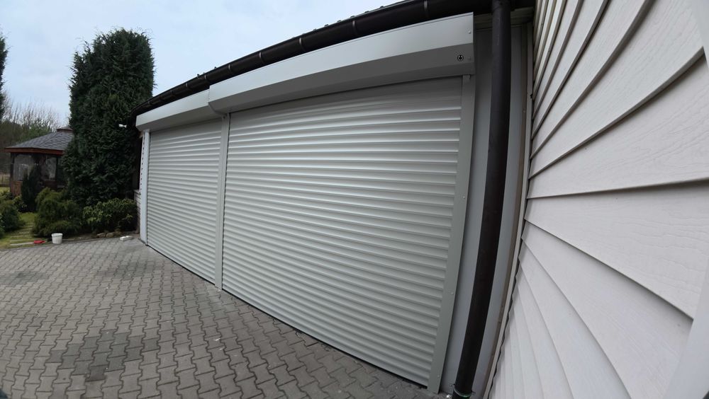 Drzwi rolowane PA 77  w kolorze szarym 3 x 2 m