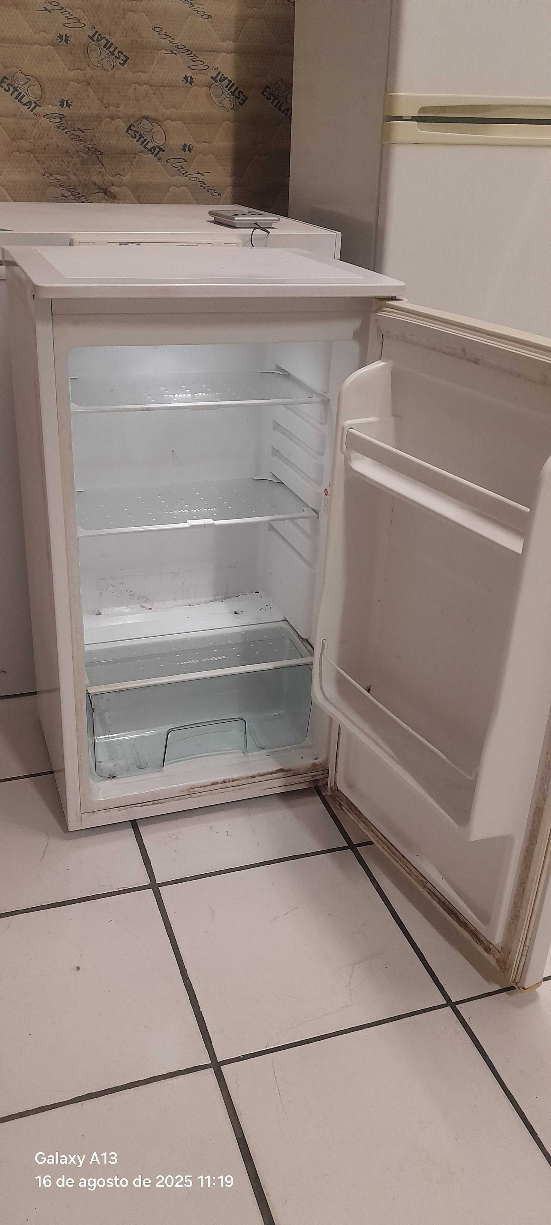 Mini frigorífico sem congelador