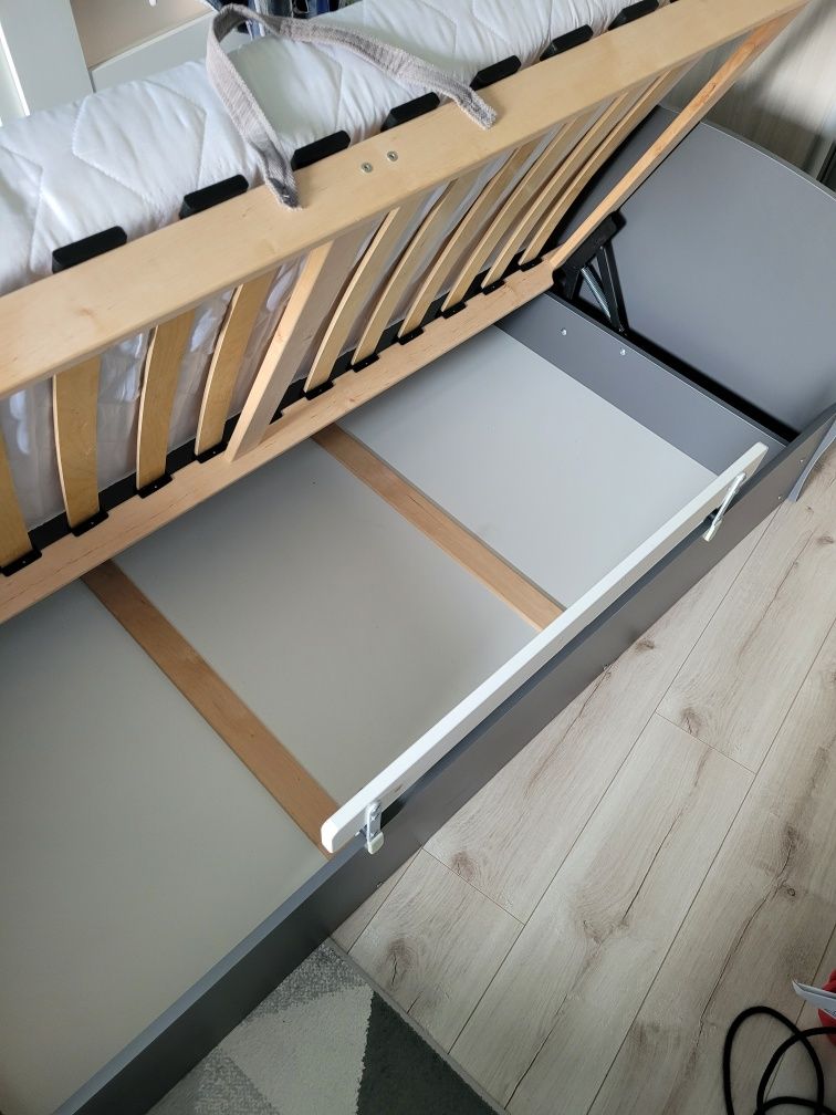 Łóżko 180x90 z  pojemnikiem do przechowywania