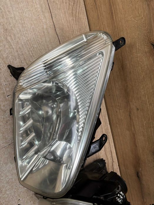 Lampa przednia lewa prawa Toyota Rav4