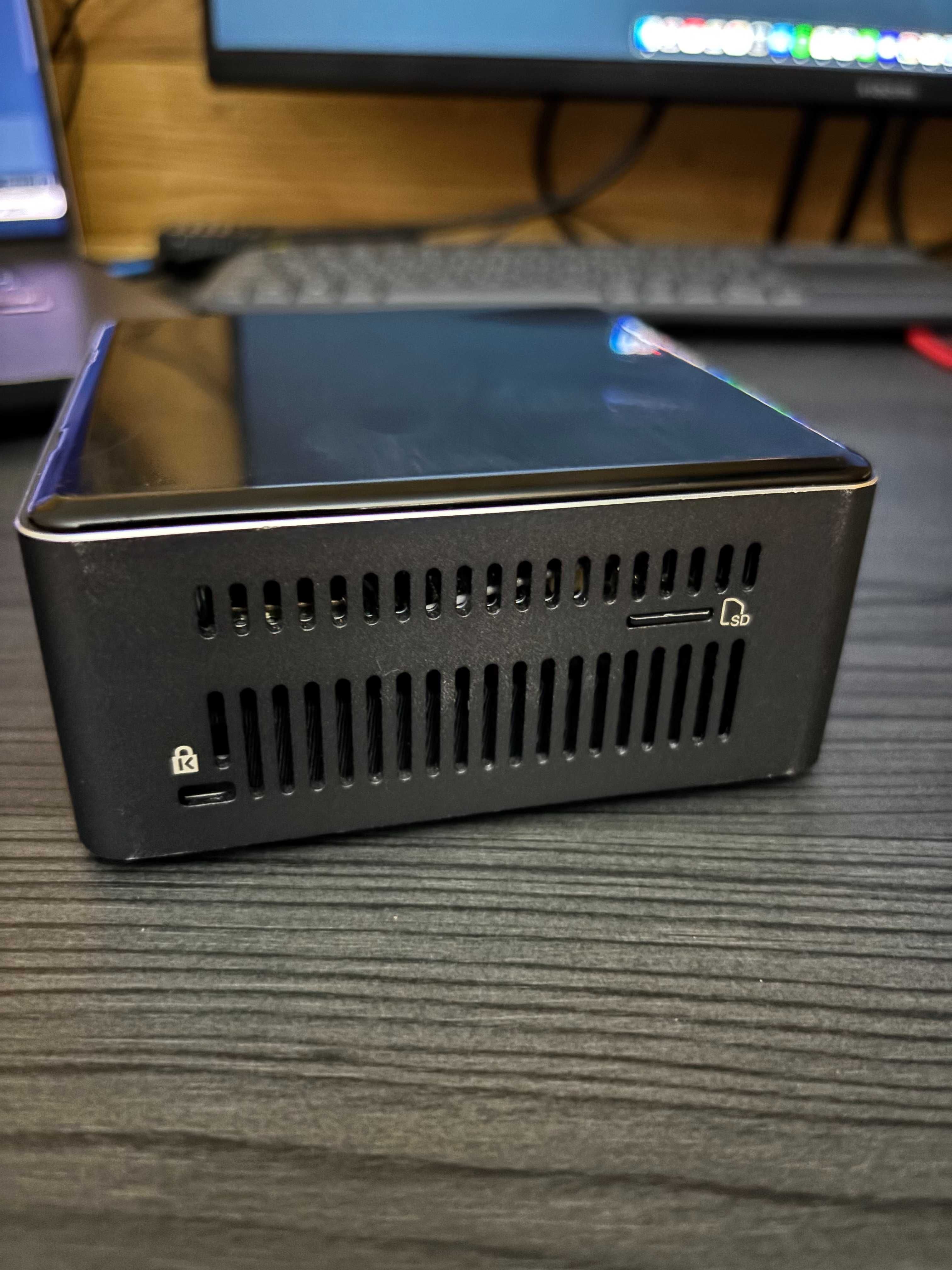 Intel NUC i5/16GB/256GB
