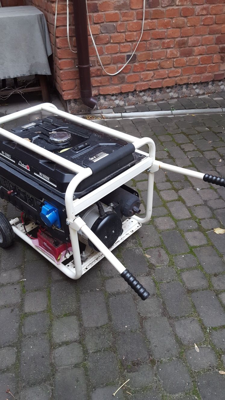 Генератор бензиновый max7.5kW,япон, мідь, 23 літра, 2 розетки.