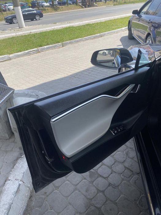 Tesla Model S P85 417к.с 85 КВт. Розмитненна!