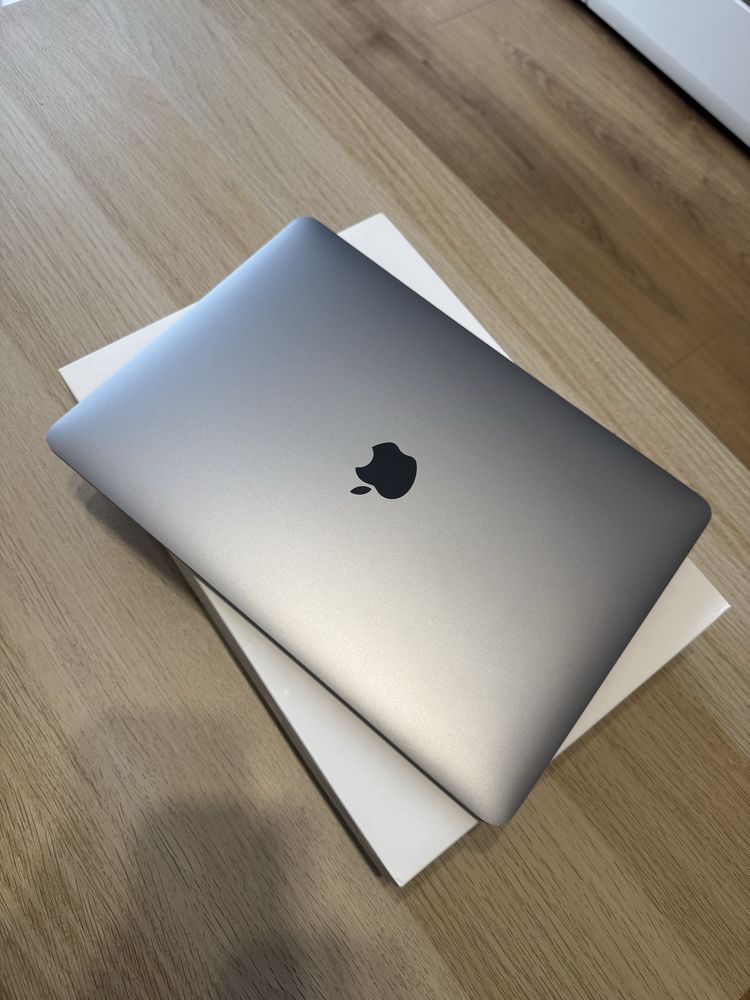 MacBook Air 13 M1 8/256GB