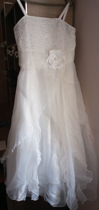 Плаття до причастя