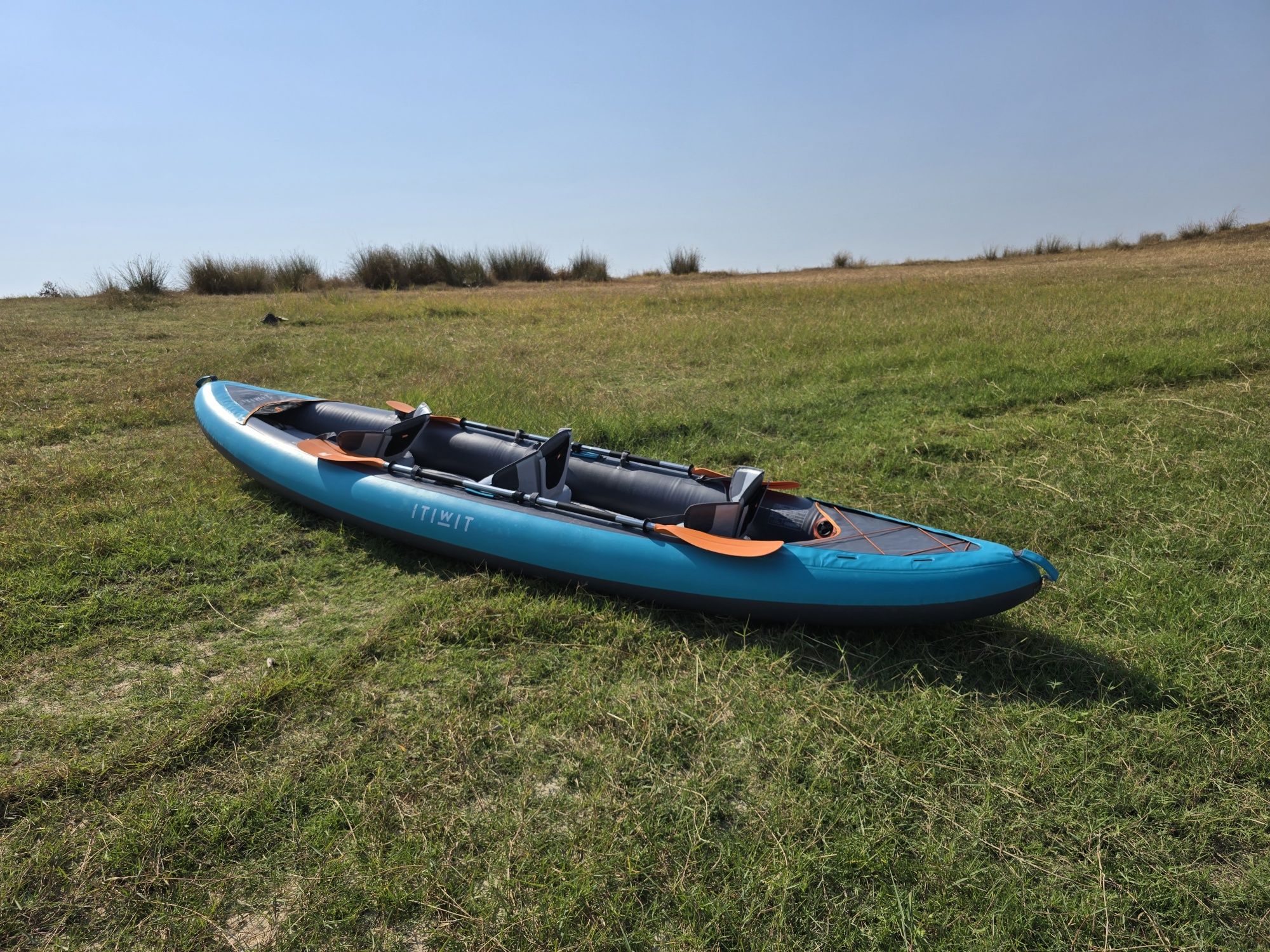 Kayak Itiwik x100 com remos e bomba
