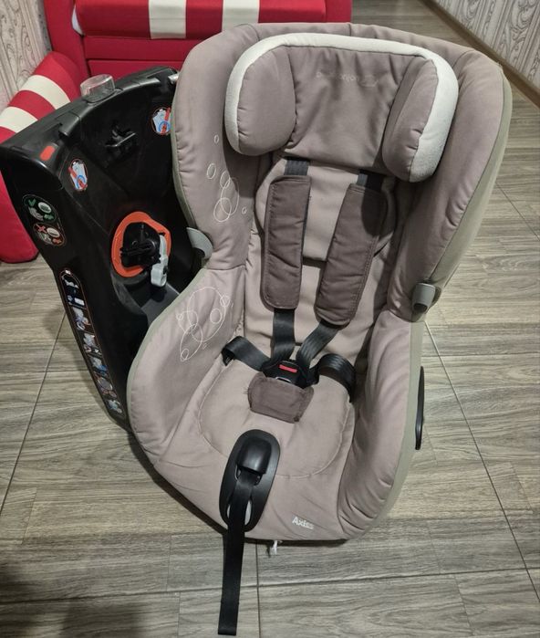 Автокрісло Bebe Confort Axiss