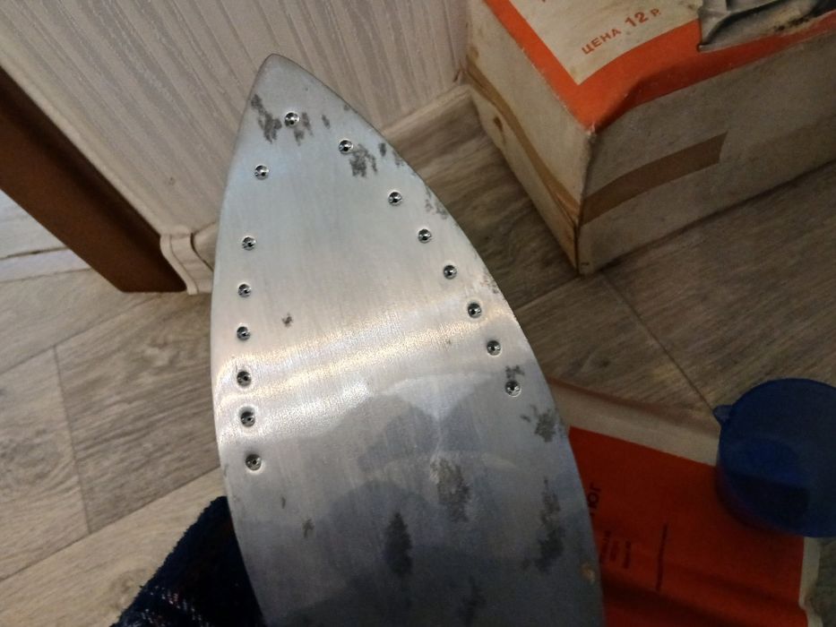 Продам Утюг ссср новый