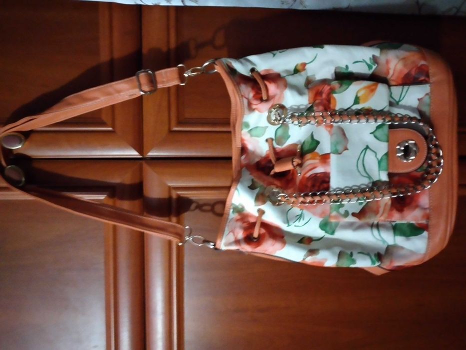 Сумка оранж с цветами.