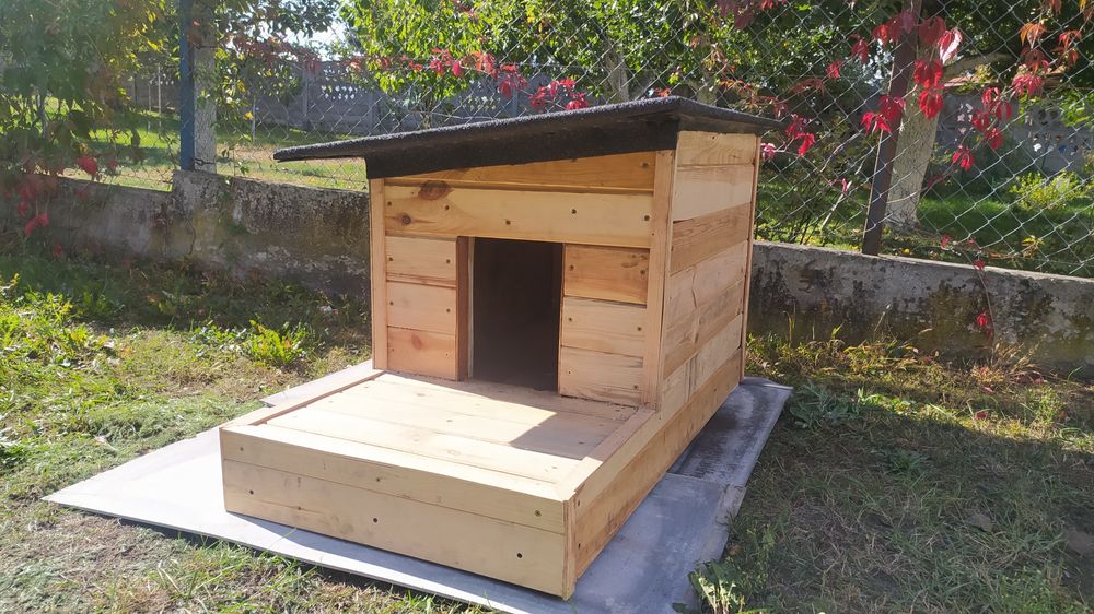 Buda dla psa ocieplona