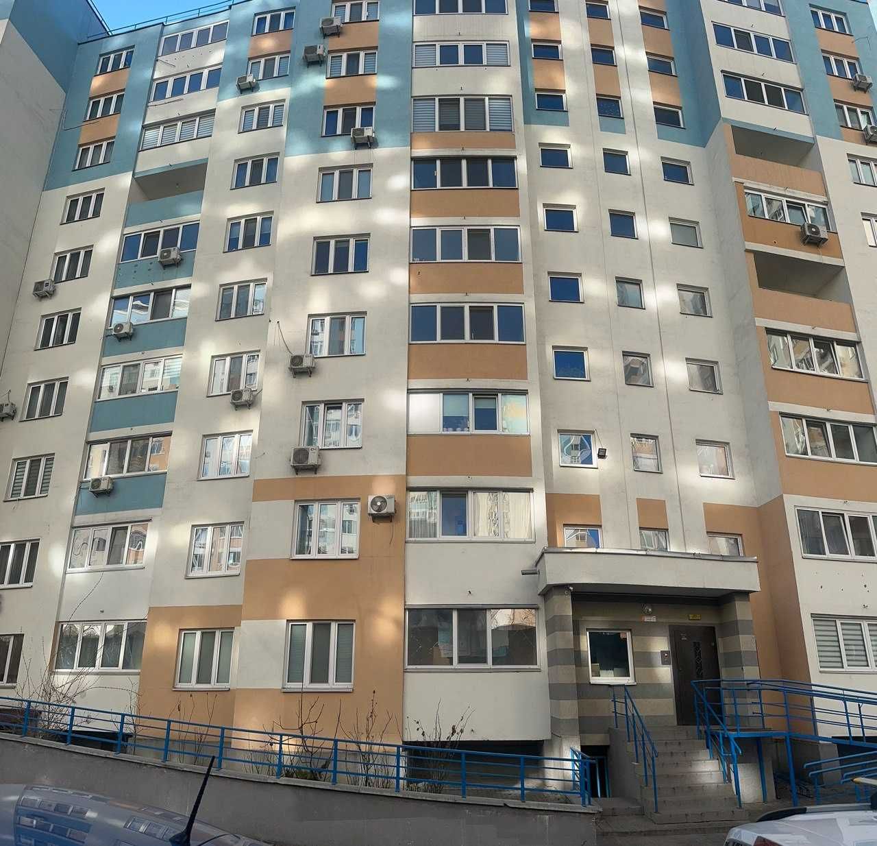 Продаж дворівневоі 2 к. квартири  вул. Данченка 28