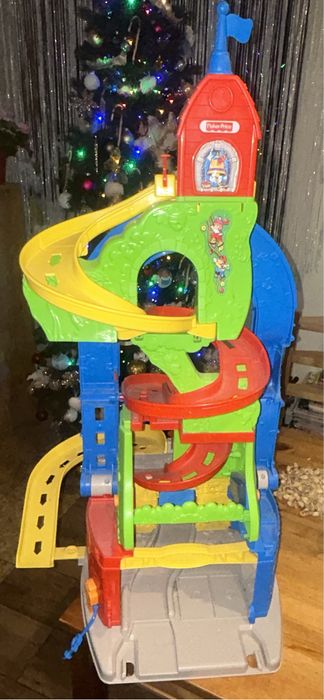 Tor zjeżdzalnia fisher price z 5 autkami