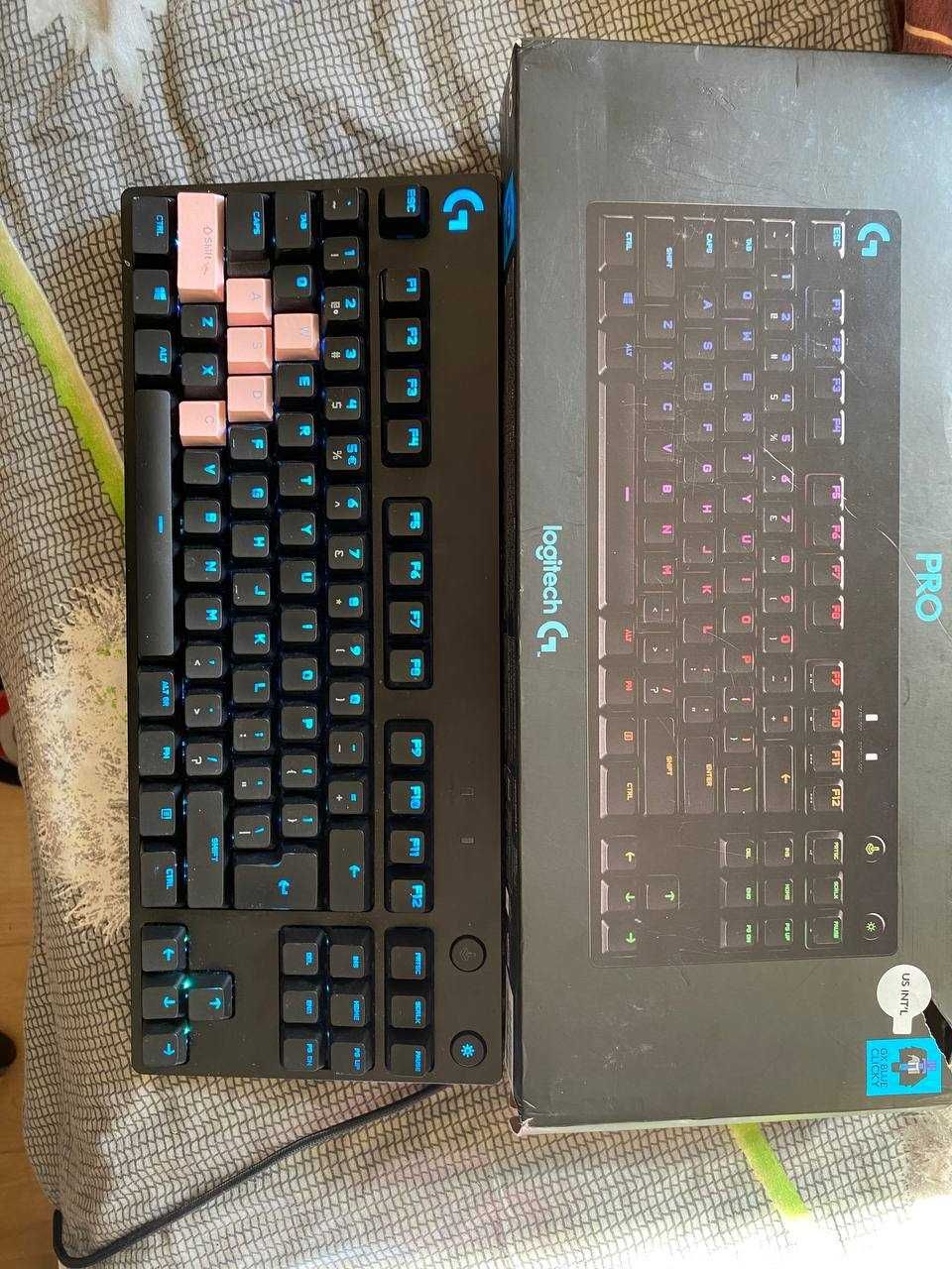 Logitech G Pro + dodatkowe keycapy GRATIS