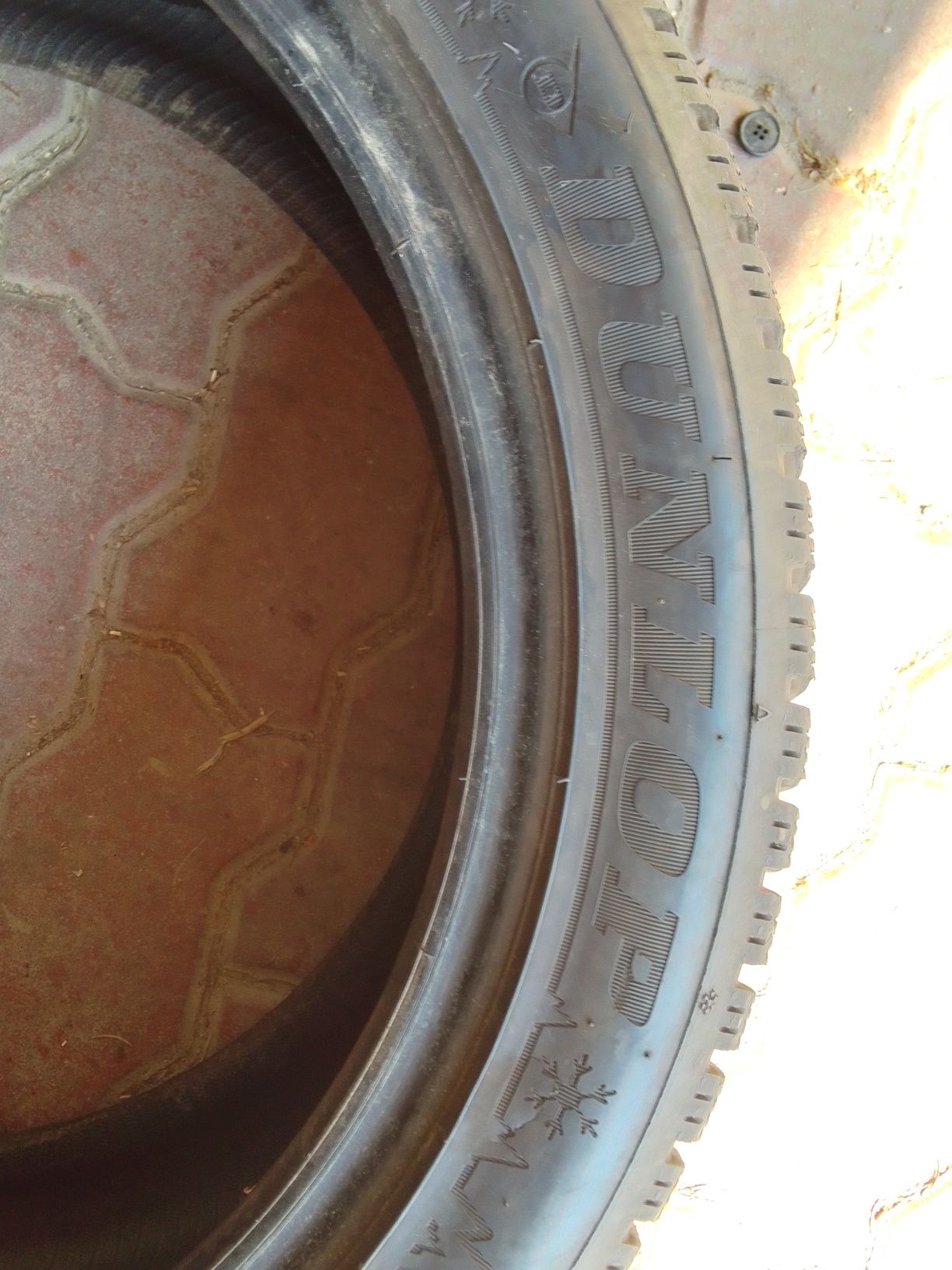 Opona zimowa 235/45r18 DUNLOP 2023r 7mm