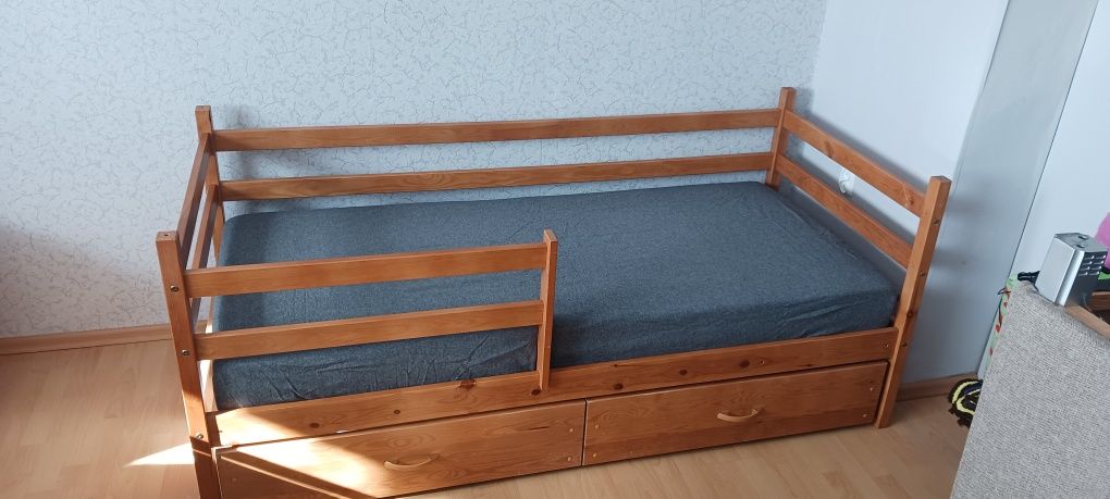 Łóżko z materacem 80/180