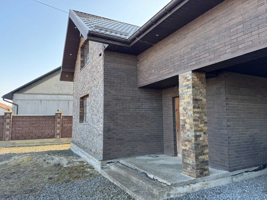 ВИГІДНА ПРОПОЗИЦІЯ! Добротний будинок у Корневі, є всі комунікації!