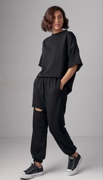 Костюм с разрезом на джогерах, хорошее состояние, размер М