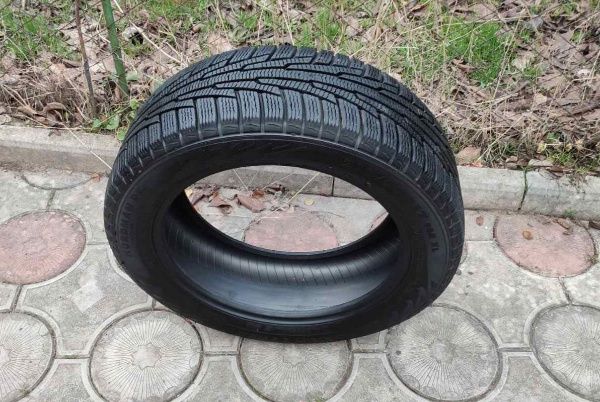 Резина Nokian Tyres 255/15/R17