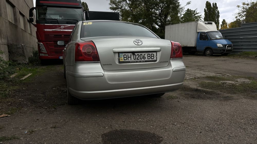 Продам toyota avensis