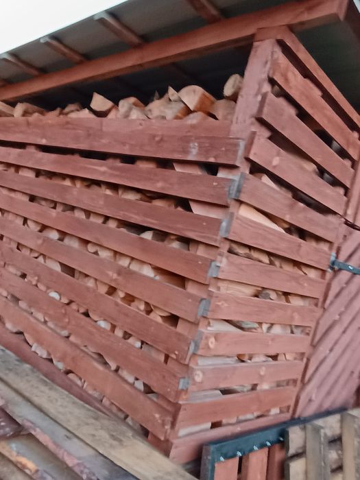 Drewno drzewo opałowe porąbane sezonowane