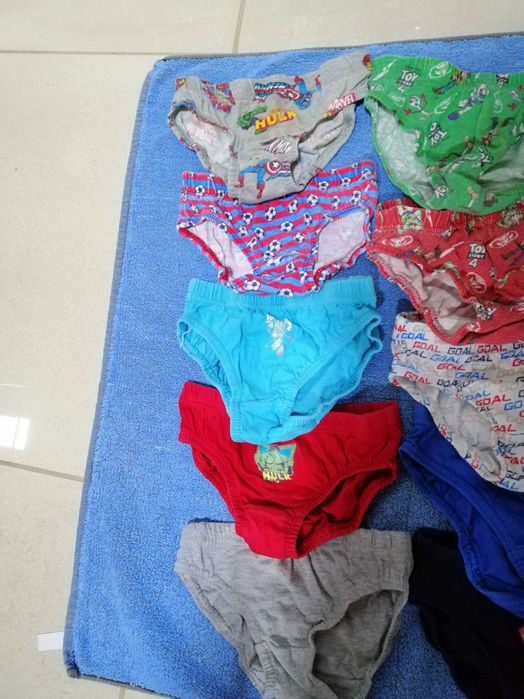 21 pares de cuecas criança, 4-5 anos