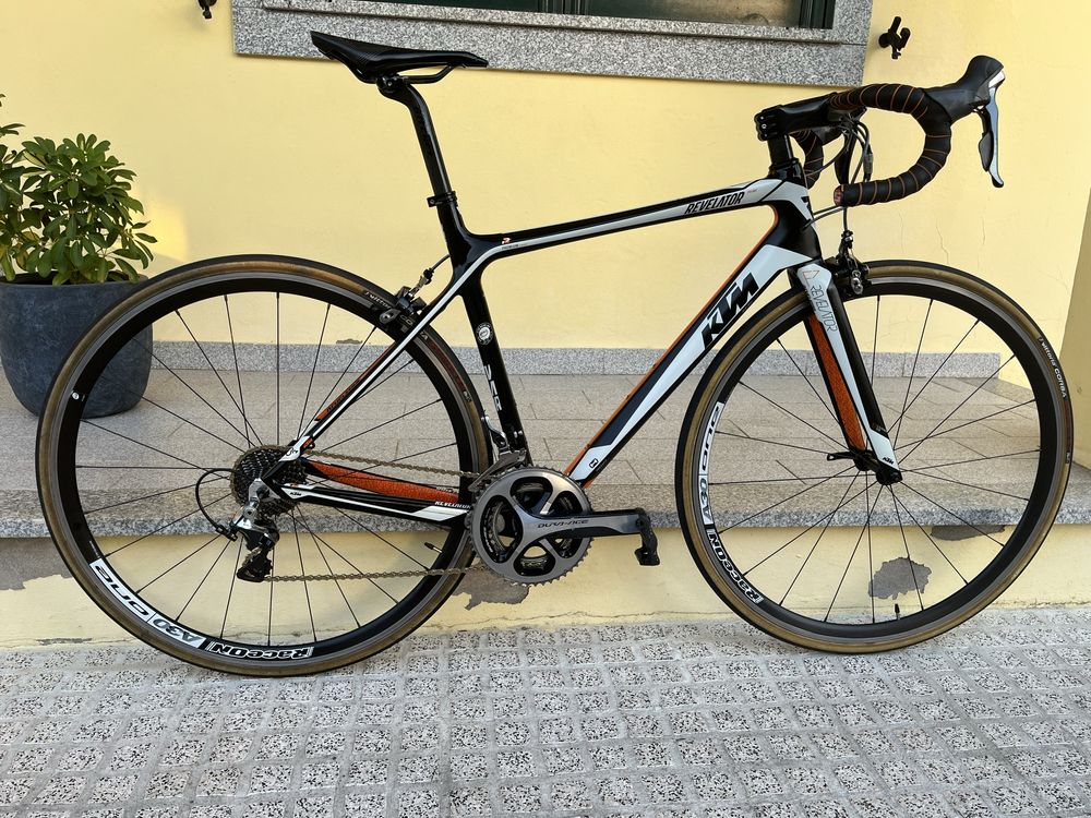 KTM Revelator Prime. Carbono.