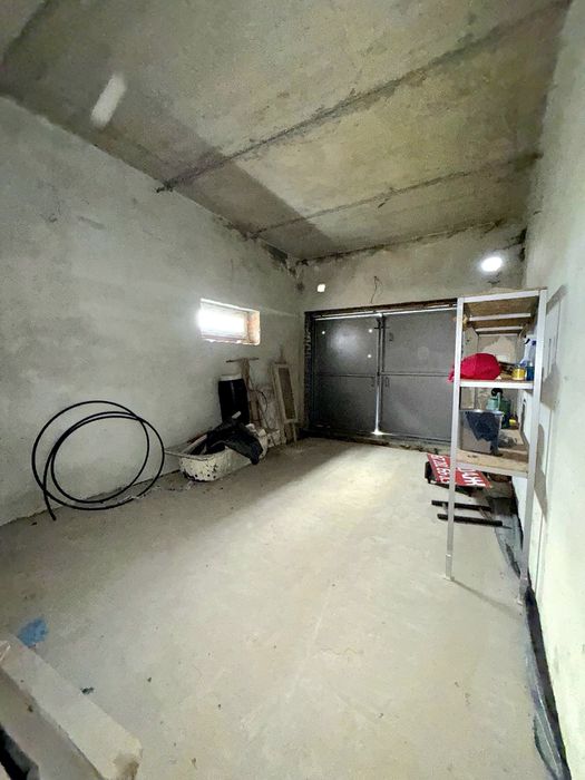 Продається 5-ти кімнатний будинок у місті Городок 30км від Львова