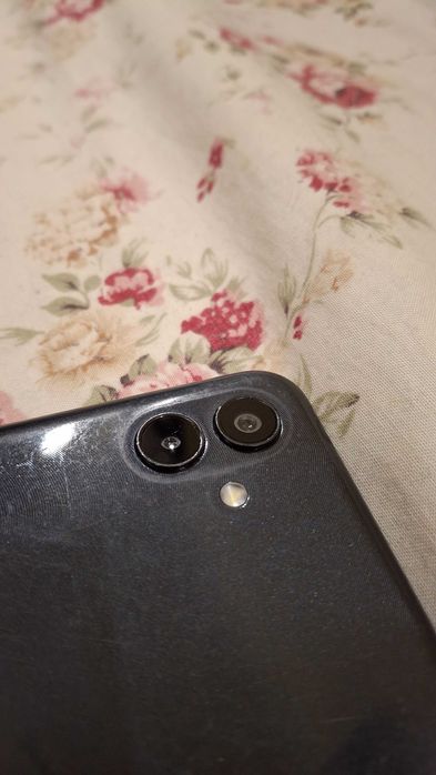 Samsung A04 продаю