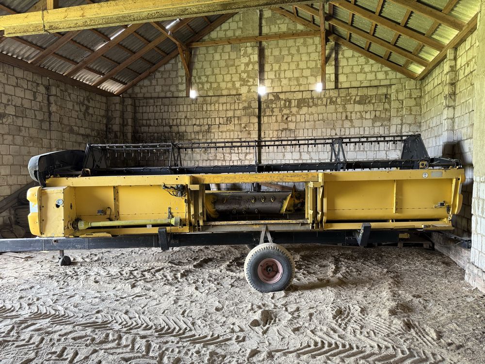 Heder New Holland 6m 2005r CX, TX, CR
