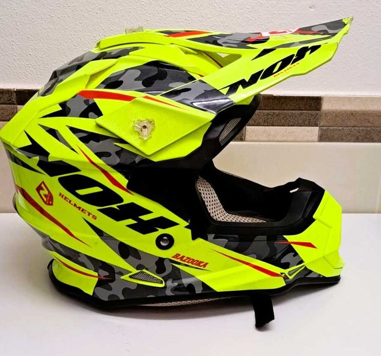 Capacete NOX Bazooka (M)