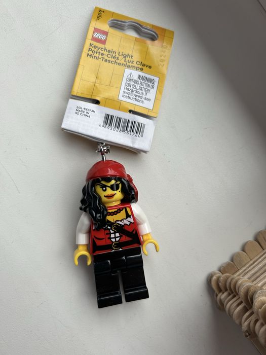 Brelok LEGO Classic Piratka LGL-KE193H z latarką