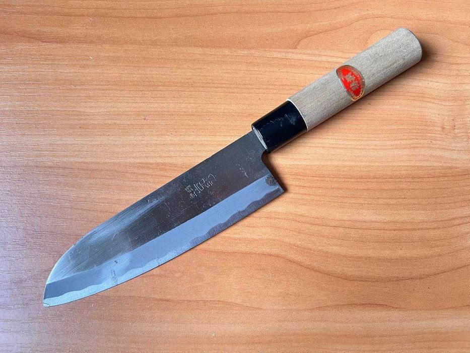 Кухонный японский нож Сантоку Katsuhiro