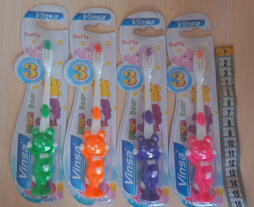 Дитяча зубна щітка