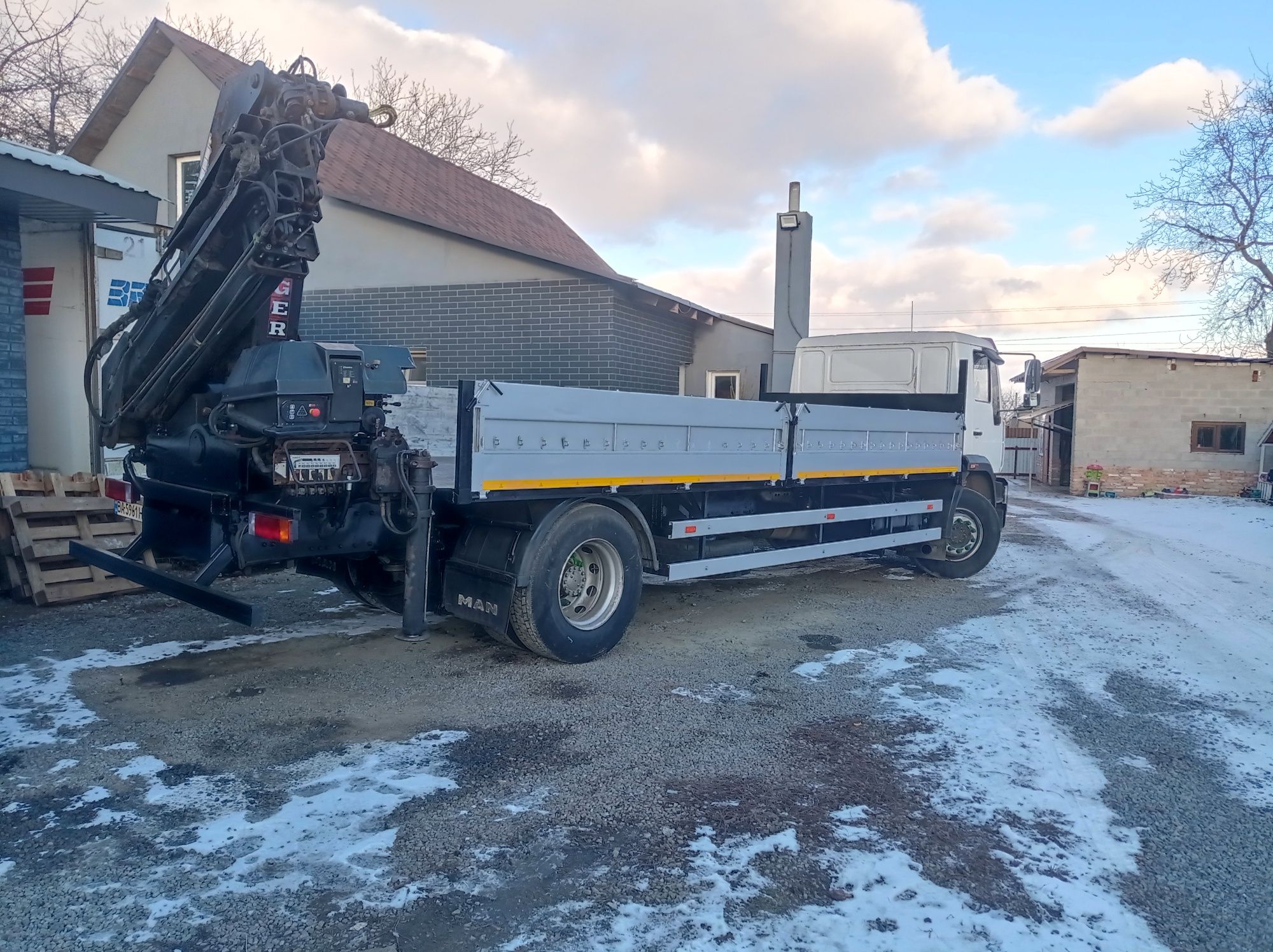 Продам переобладнаю авто Мерседес 814 самоскид кран маніпулятор