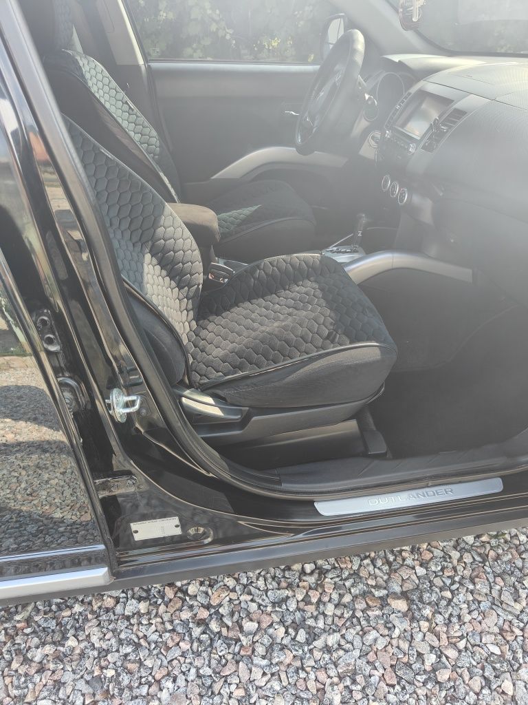 Продам mitsubishi outlander XL 2008 года