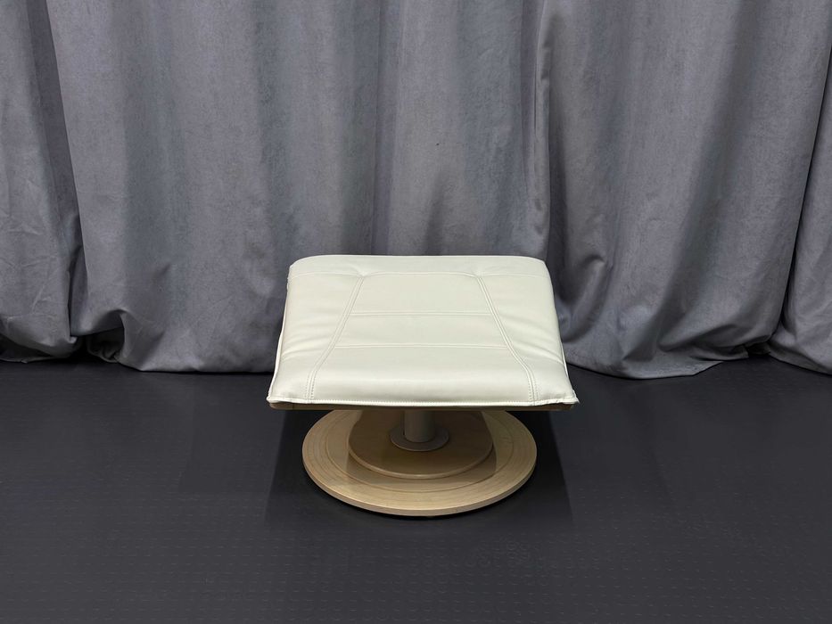 Світлий/молочний шкіряний пуф/пуфик/табурет/отаманка/шкіряні меблі