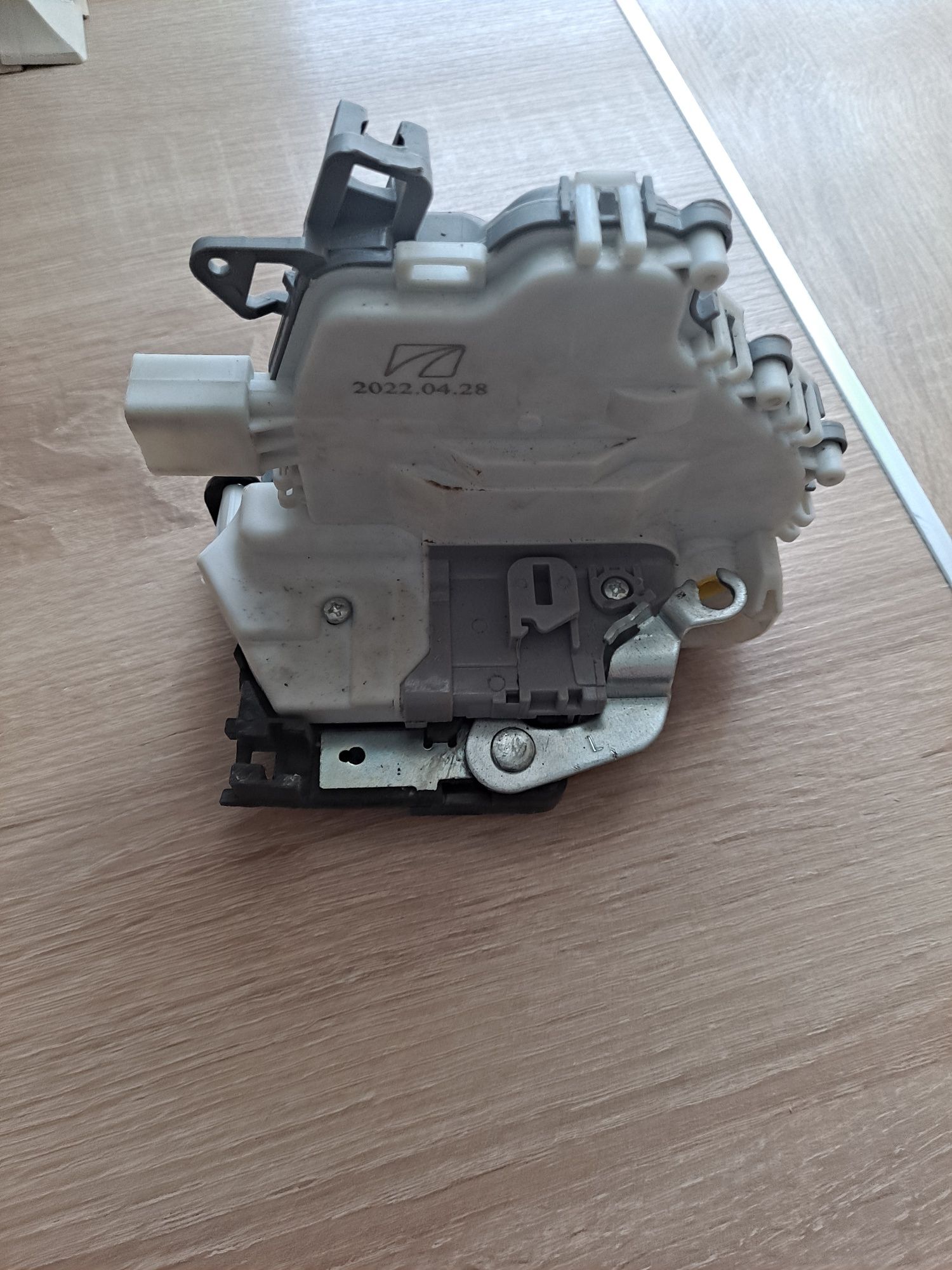 Zamek do drzwi 7 pin lewy przód