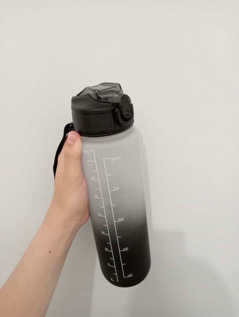 Пляшка для води. 900 мл, Спортивна