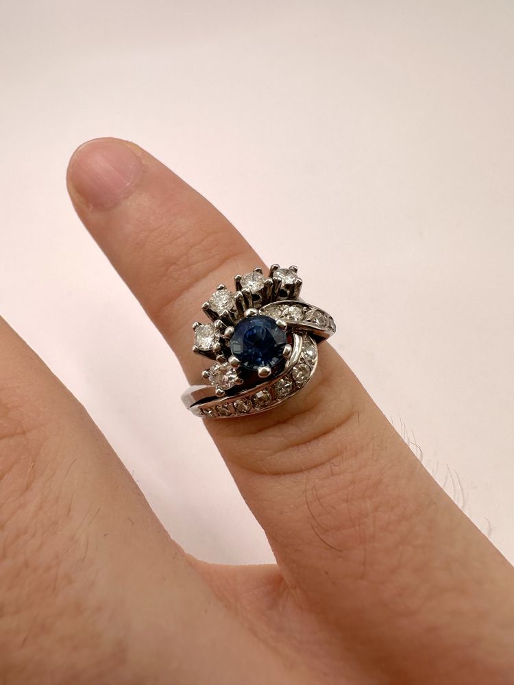 Złoty pierścionek 750 z szafirem 0,70ct i diamentami 0,50ct