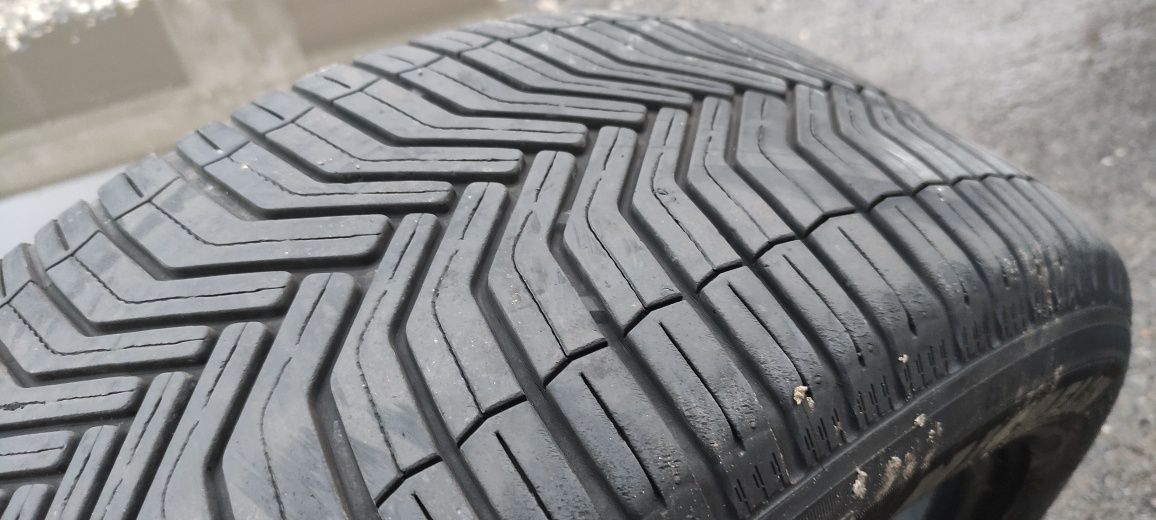 Opony zimowe z 2016r 5mm 235/55/19 Michelin 5N