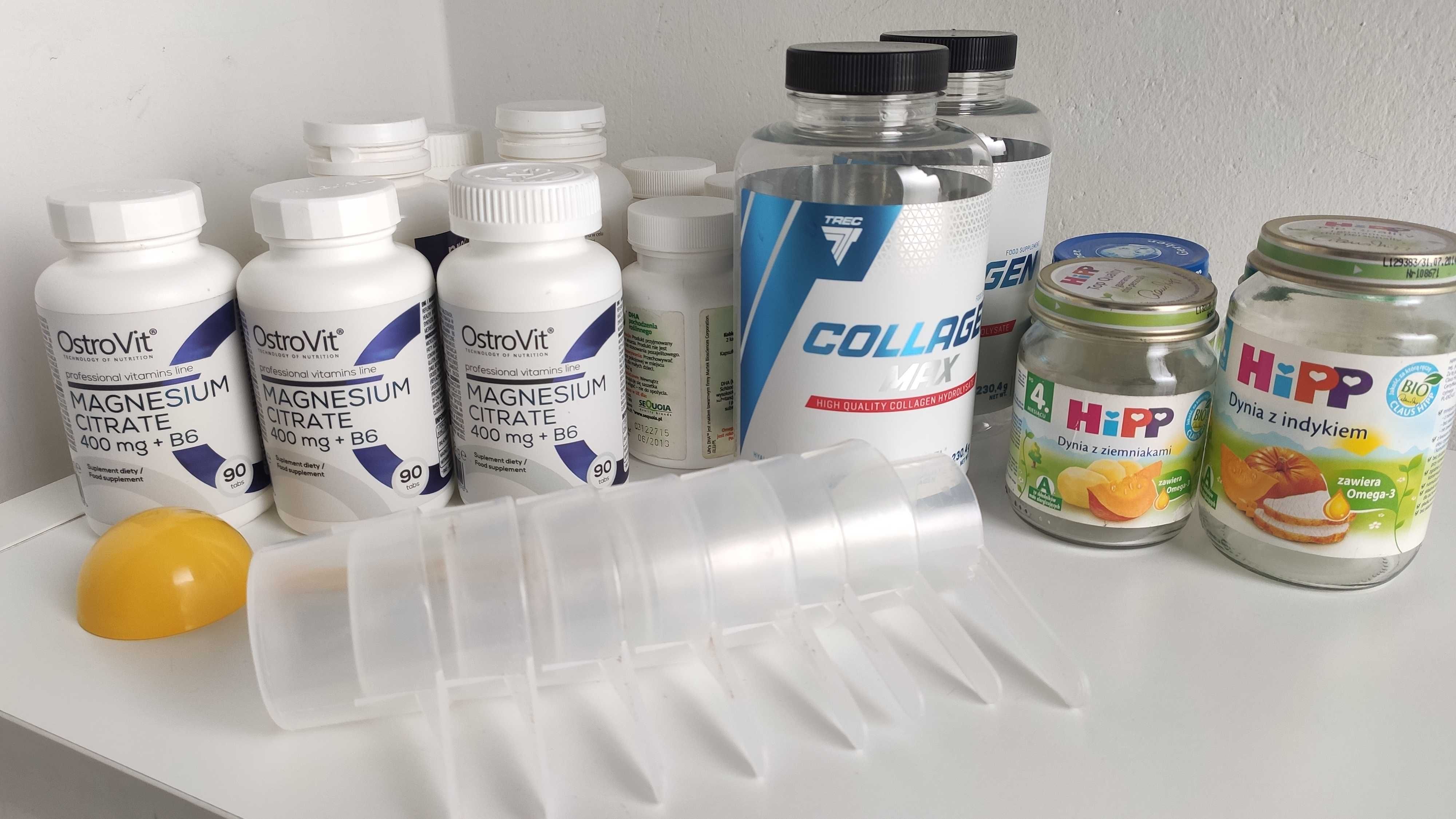 Plastikowe miarki i pojemniki zakręcane 45 sztuk