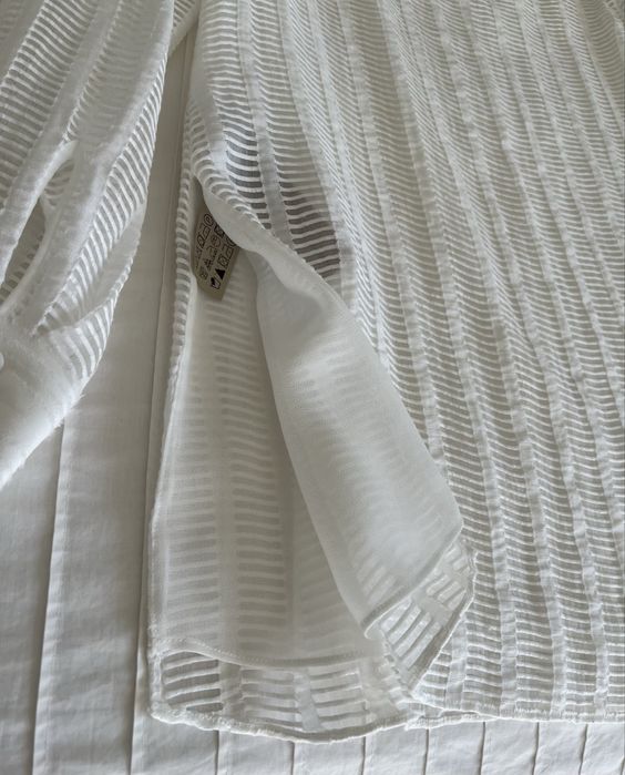 Blusa Massimo Dutti em ótimo estado de meia estação