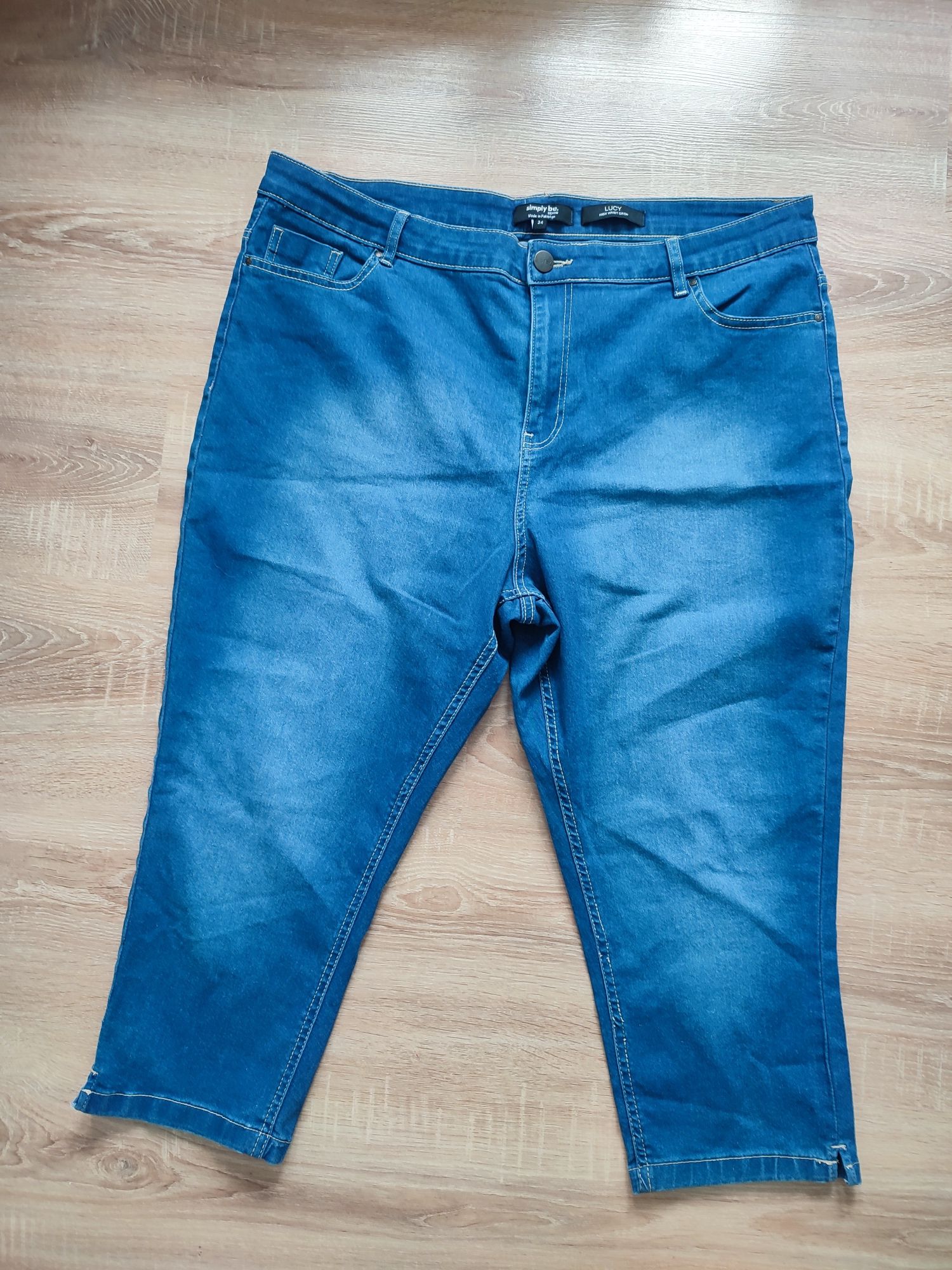 Spodnie za kolano plus size