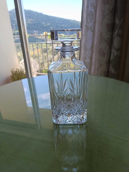 Garrafas e Jarra de Cristal