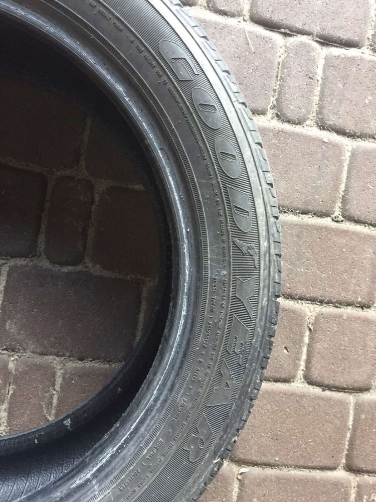 Шина всесезонна Good Year 215/50 R17