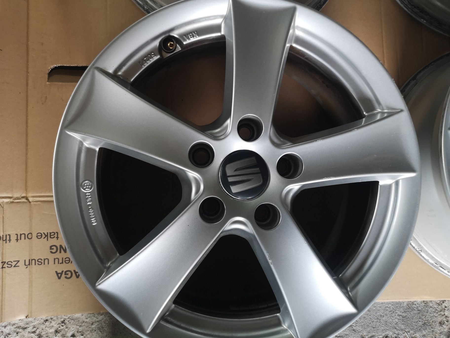 Piekne Alufelgi 5x112 R16 alutec  - 4szt