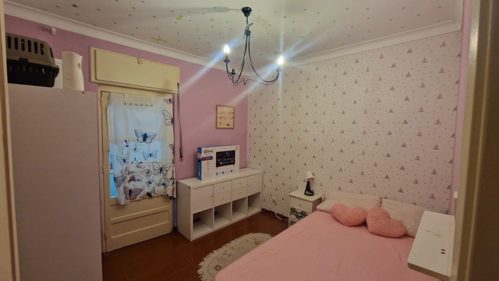 QUARTO PARA SENHORA - Entrada Imediata